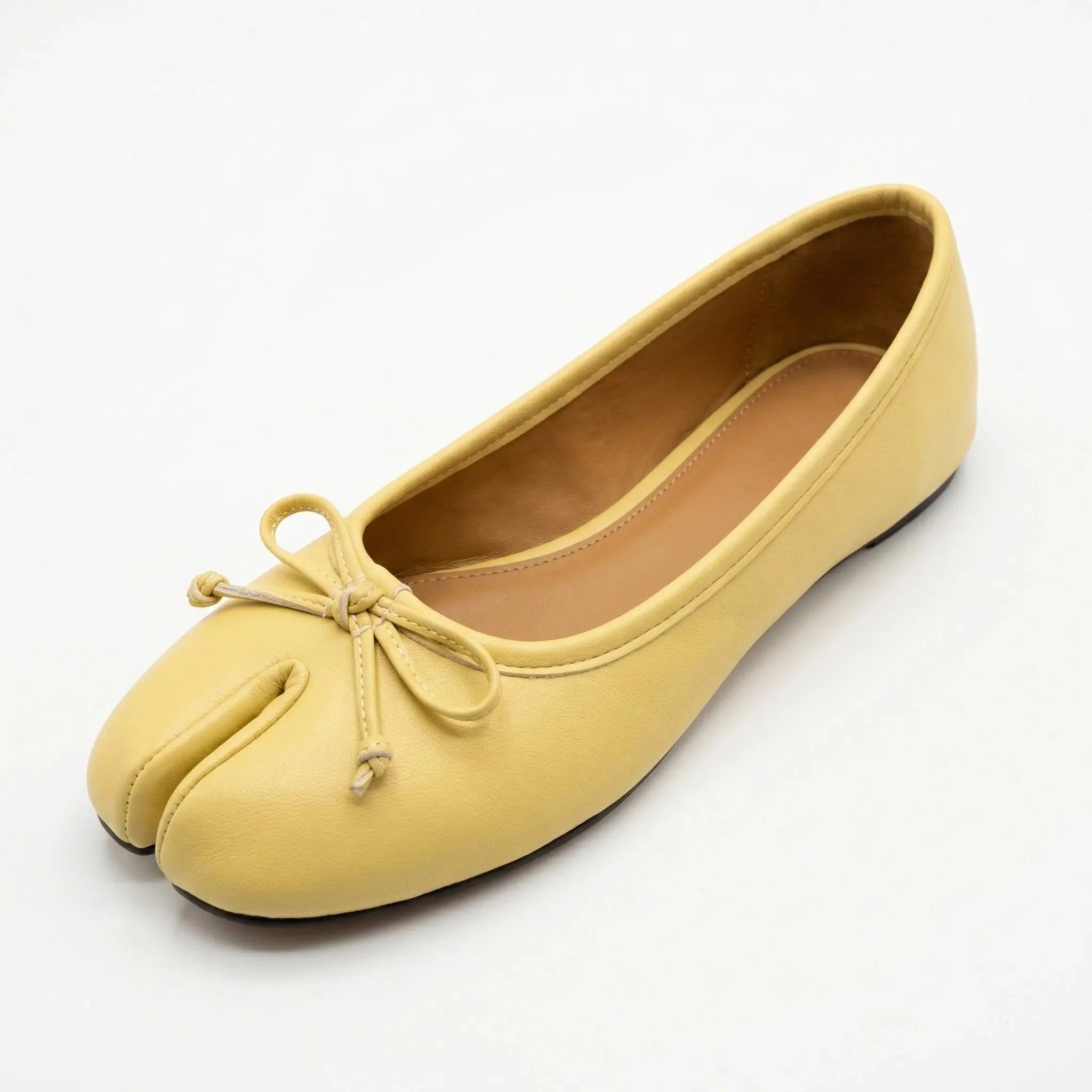 Bow Tabi Ballet Flats