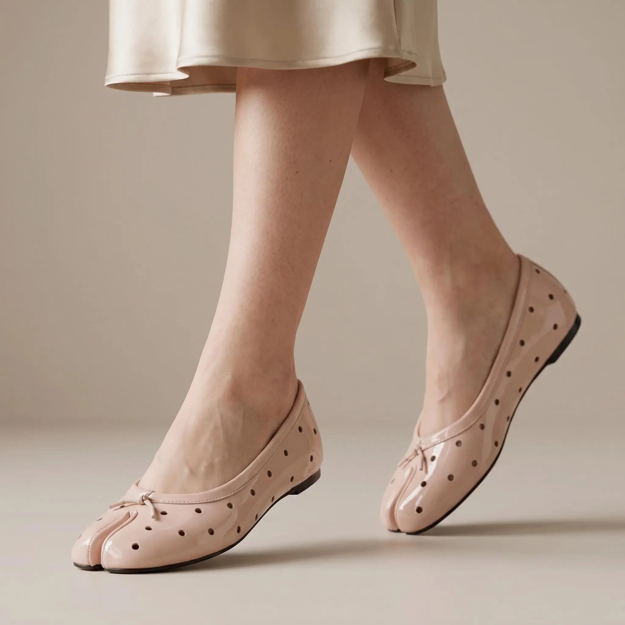 Dot-Air Tabi Ballet Flats