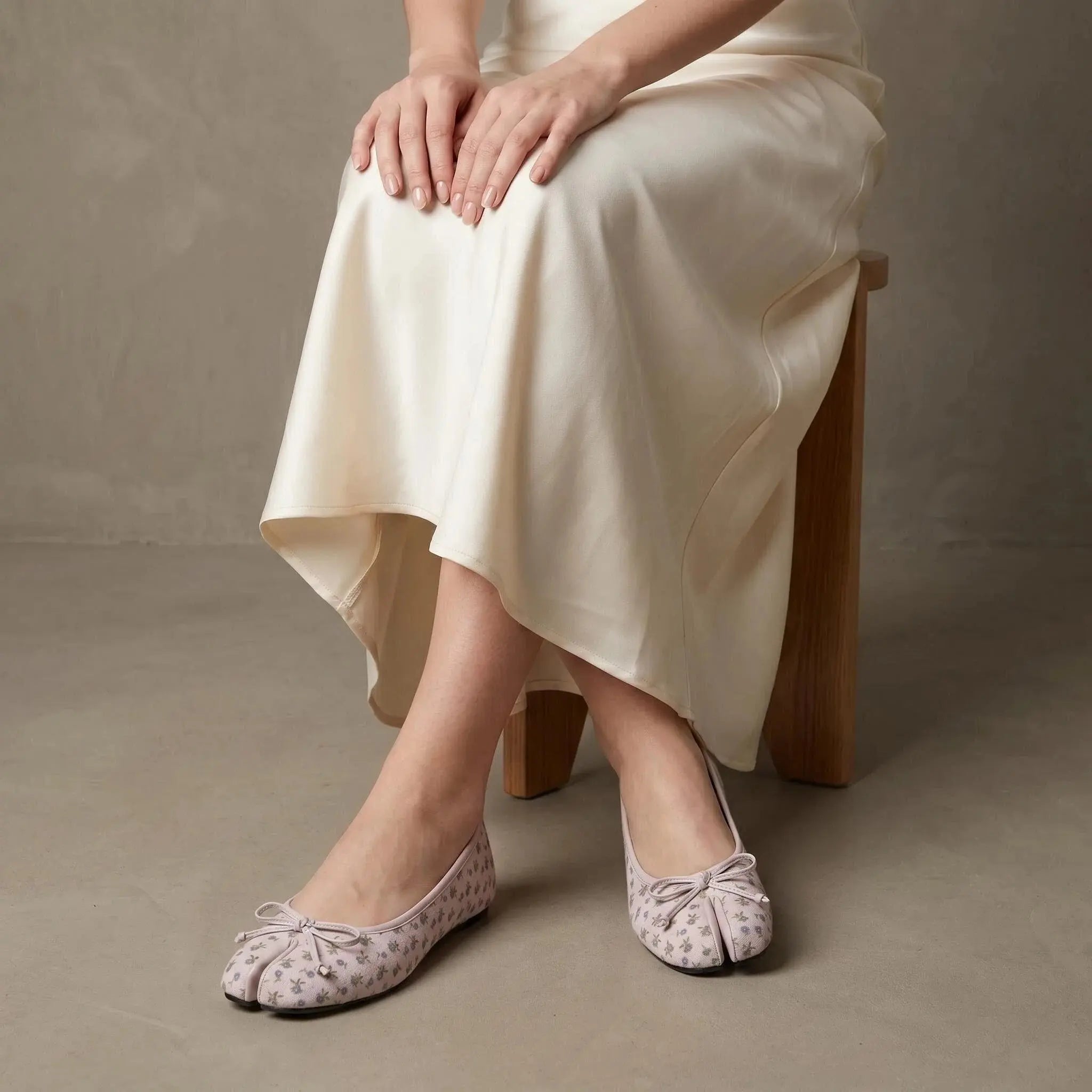 Bow Tabi Ballet Flats