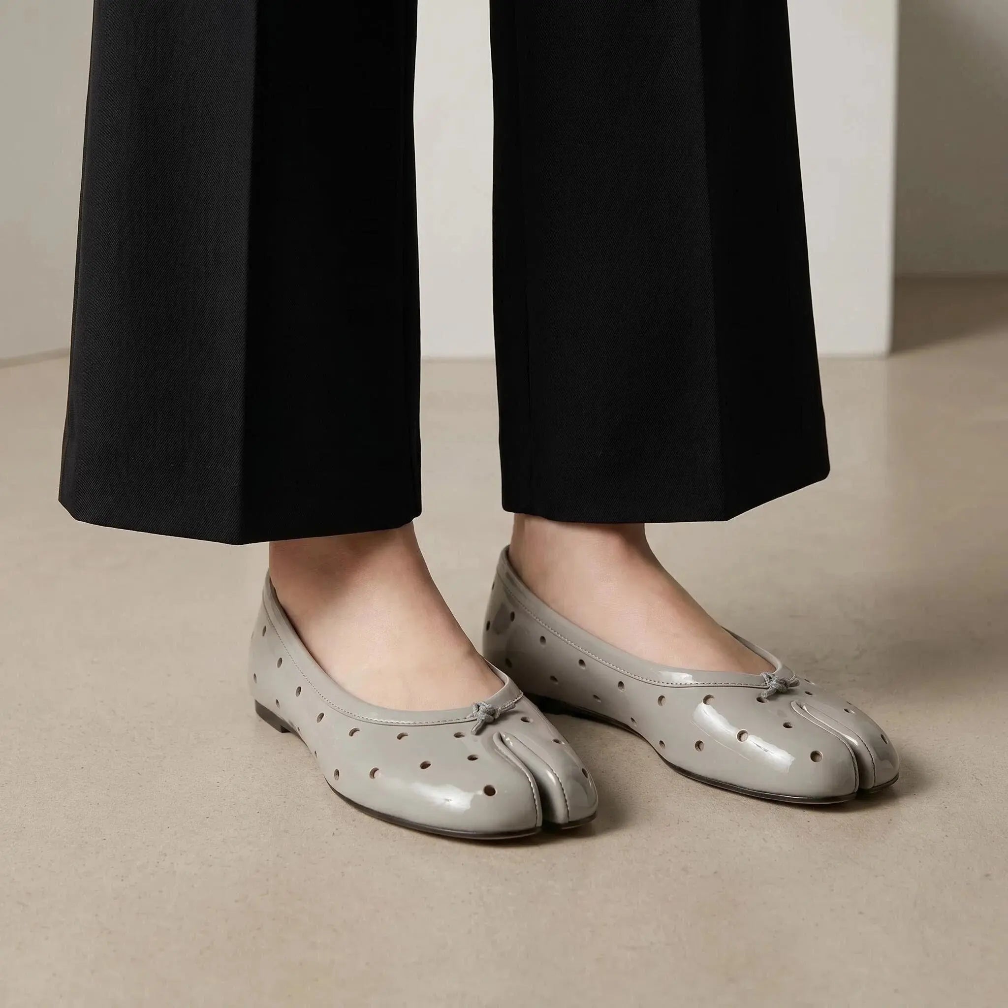 Dot-Air Tabi Ballet Flats