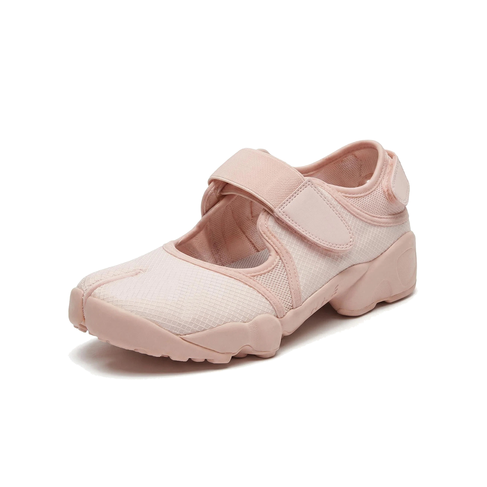 ZQW Mesh Tabi Mary Jane Sneakers in pink, 45-degree angle view – breathable pink mesh upper, split-toe design, adjustable strap closure, round toe, cushioned sole