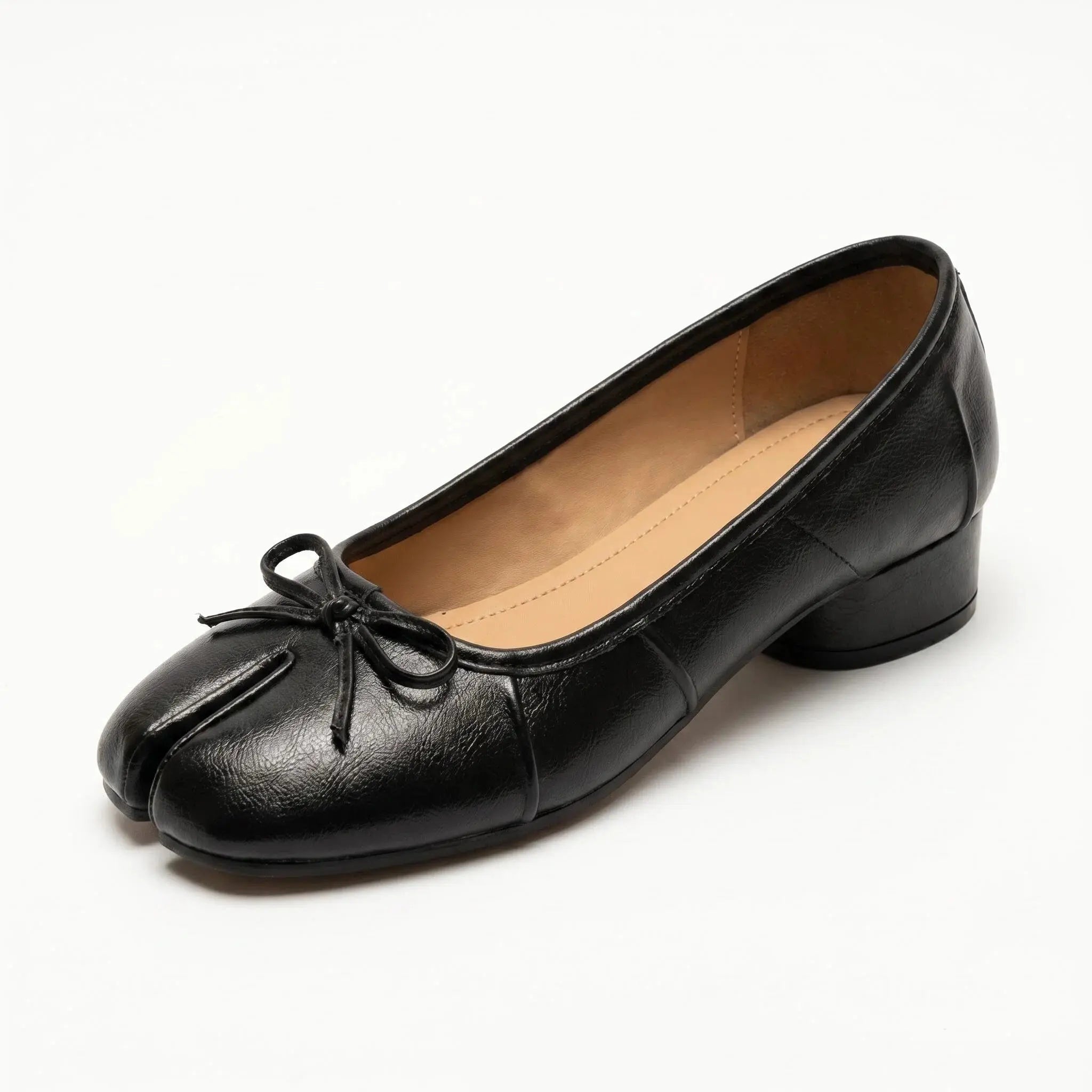 ZQW Bow Tabi Heel in black, 45-degree angle view – split toe with cute bow detail, low block heel, vegan leather slip-on heel