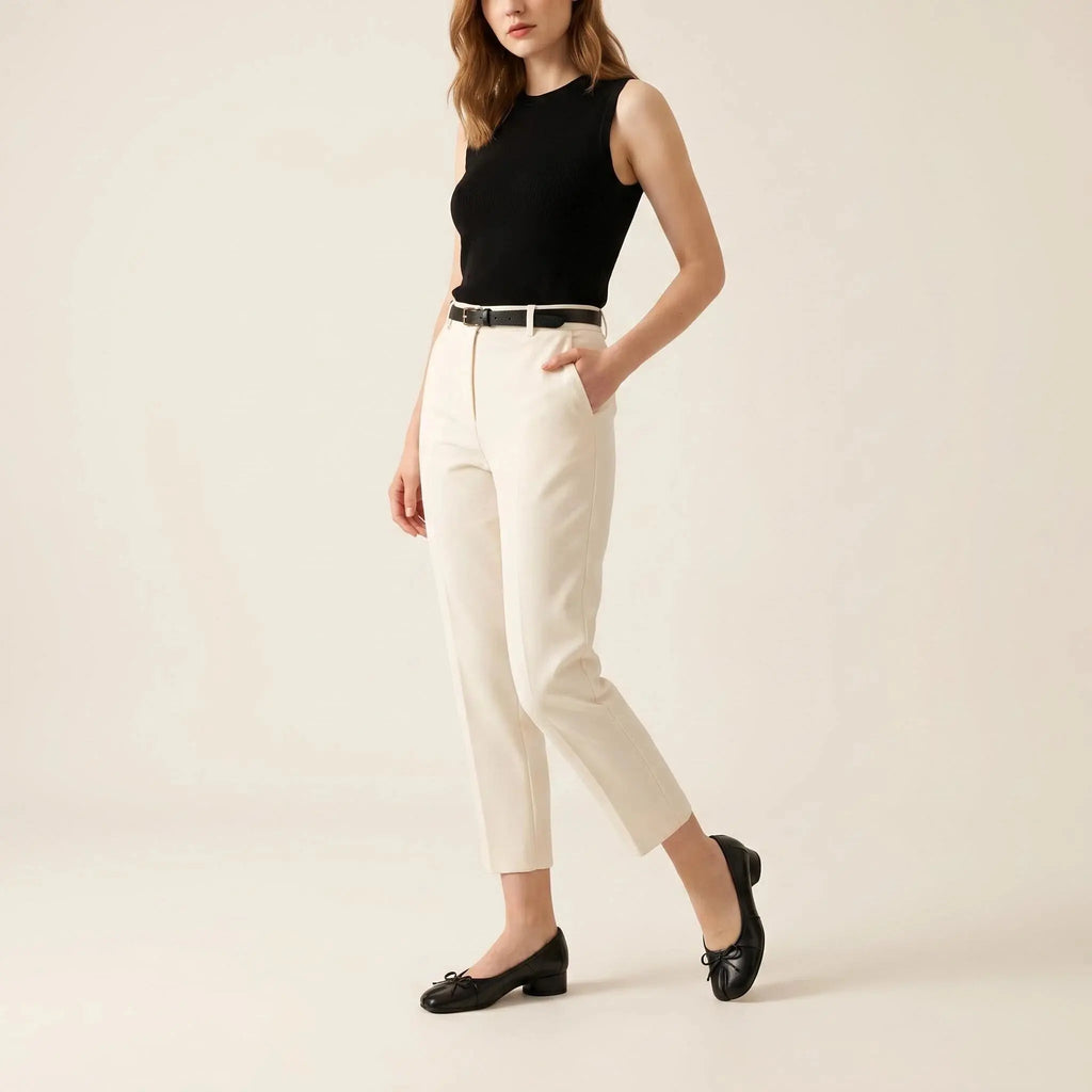 ZQW Bow Tabi Heel in white, model wearing – elegant yet casual heeled flats with tabi design, all-day comfort and style