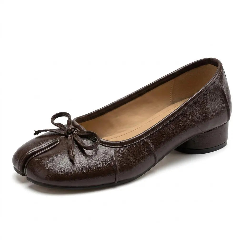ZQW Bow Tabi Heel in brown, 45-degree angle view – split toe with cute bow detail, low block heel, vegan leather slip-on heel