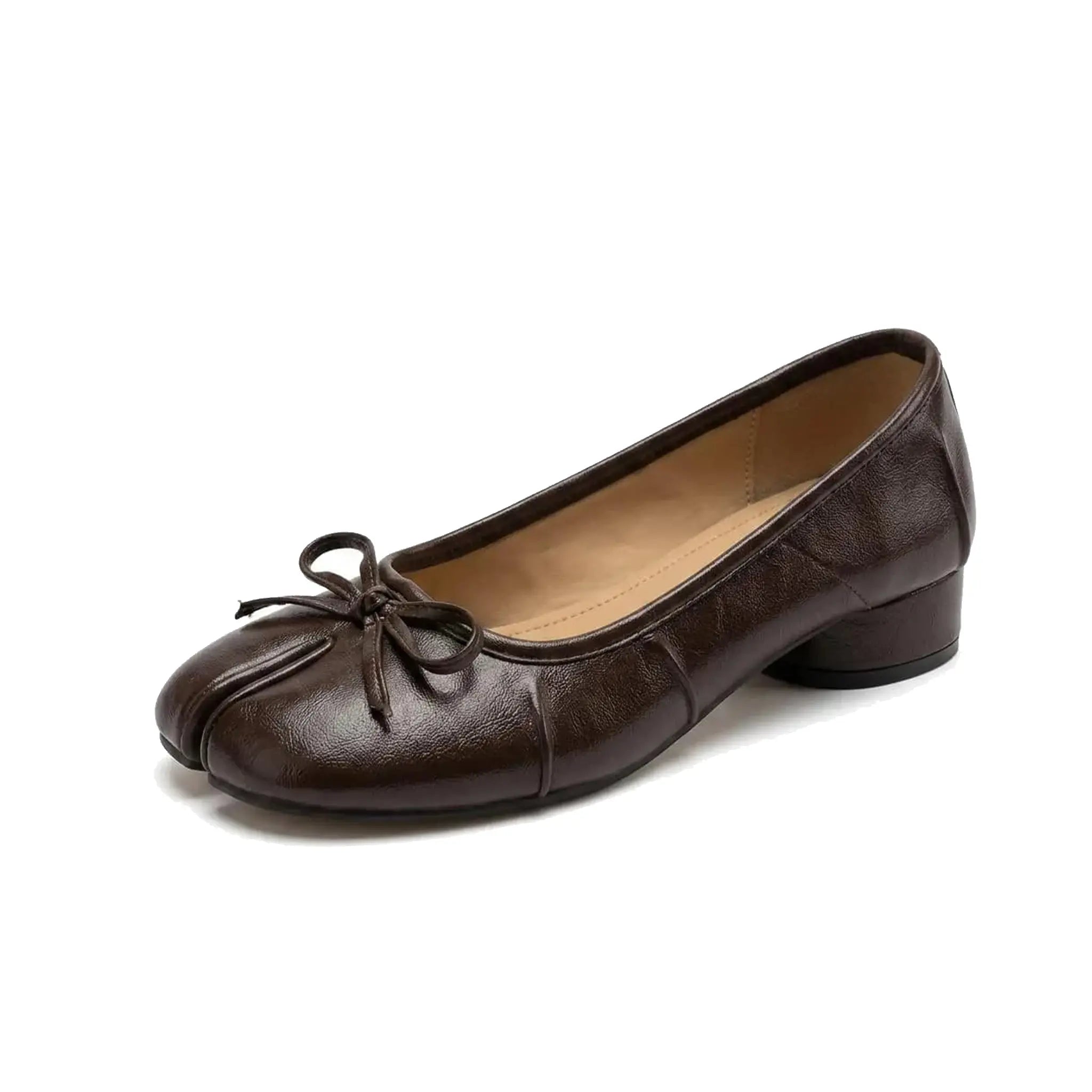 ZQW Bow Tabi Heel in brown, 45-degree angle view – split toe with cute bow detail, low block heel, vegan leather slip-on heel