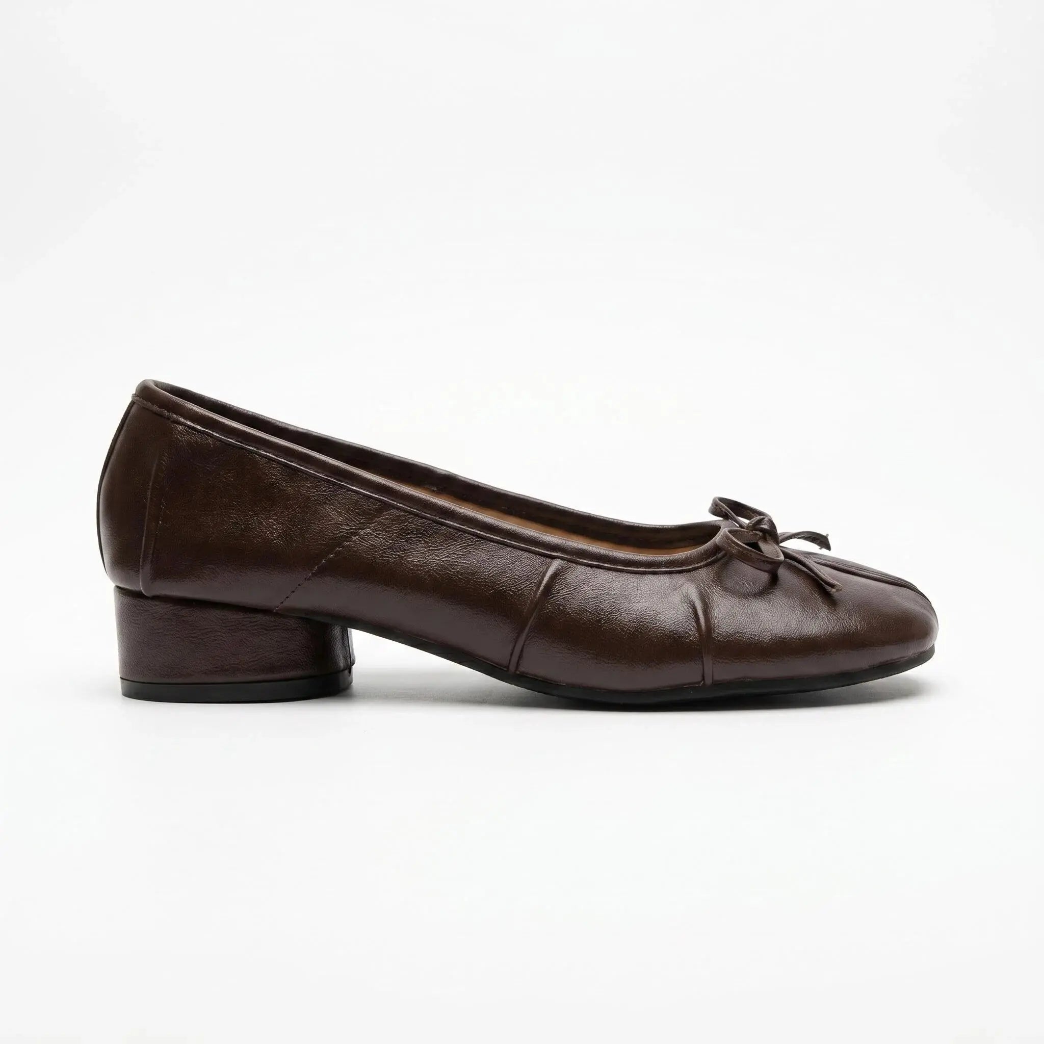 ZQW Bow Tabi Heel in brown, side view – 3.2cm block heel, sleek silhouette, soft vegan leather upper, anti-slip rubber outsole