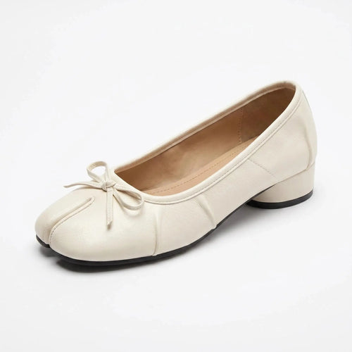 ZQW Bow Tabi Heel in white, 45-degree angle view – split toe with cute bow detail, low block heel, vegan leather slip-on heel