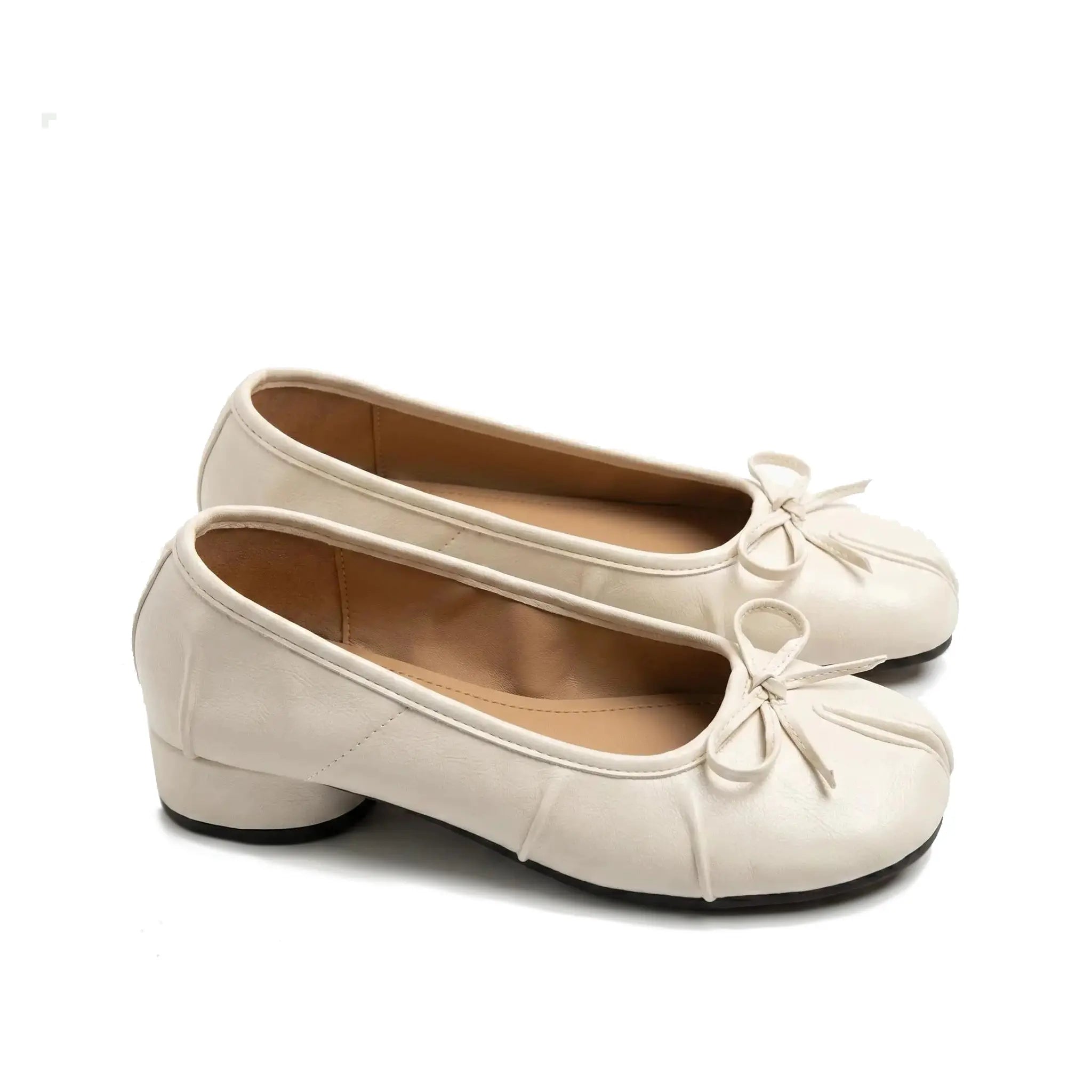 ZQW Bow Tabi Heel in white, pair 45-degree view – matching bow tabi heels, low block heel perfect for work or date night