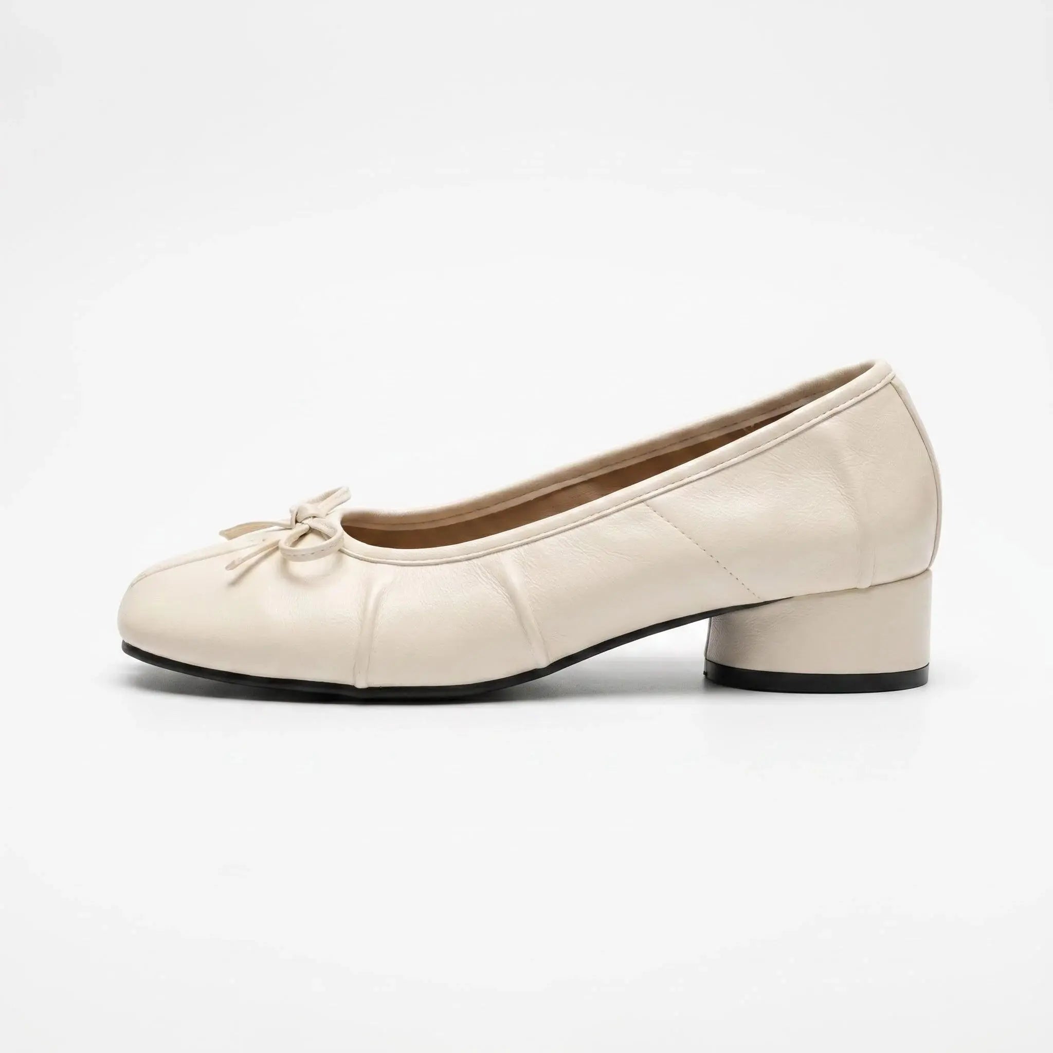 ZQW Bow Tabi Heel in white, side view – 3.2cm block heel, sleek silhouette, soft vegan leather upper, anti-slip rubber outsole