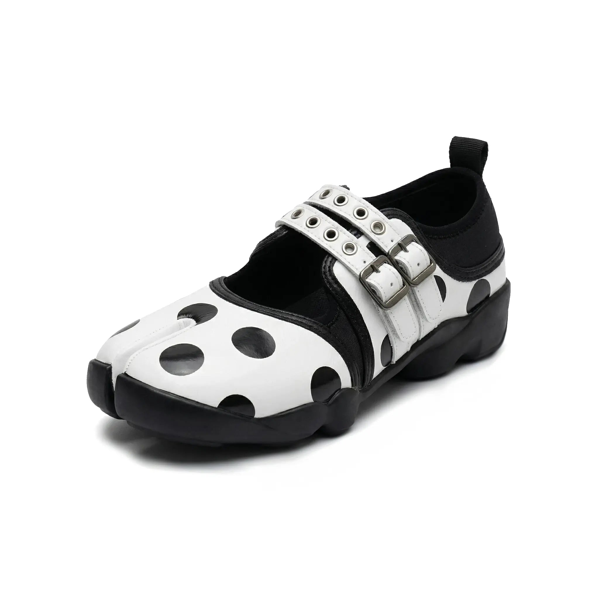 ZQW Dotty Split 1.0 Tabi Mary Jane Sneakers in white with bold polka dots, 45-degree angle view – chunky black or contrasting dots on white base, split-toe design, Mary Jane strap, cushioned sneaker sole