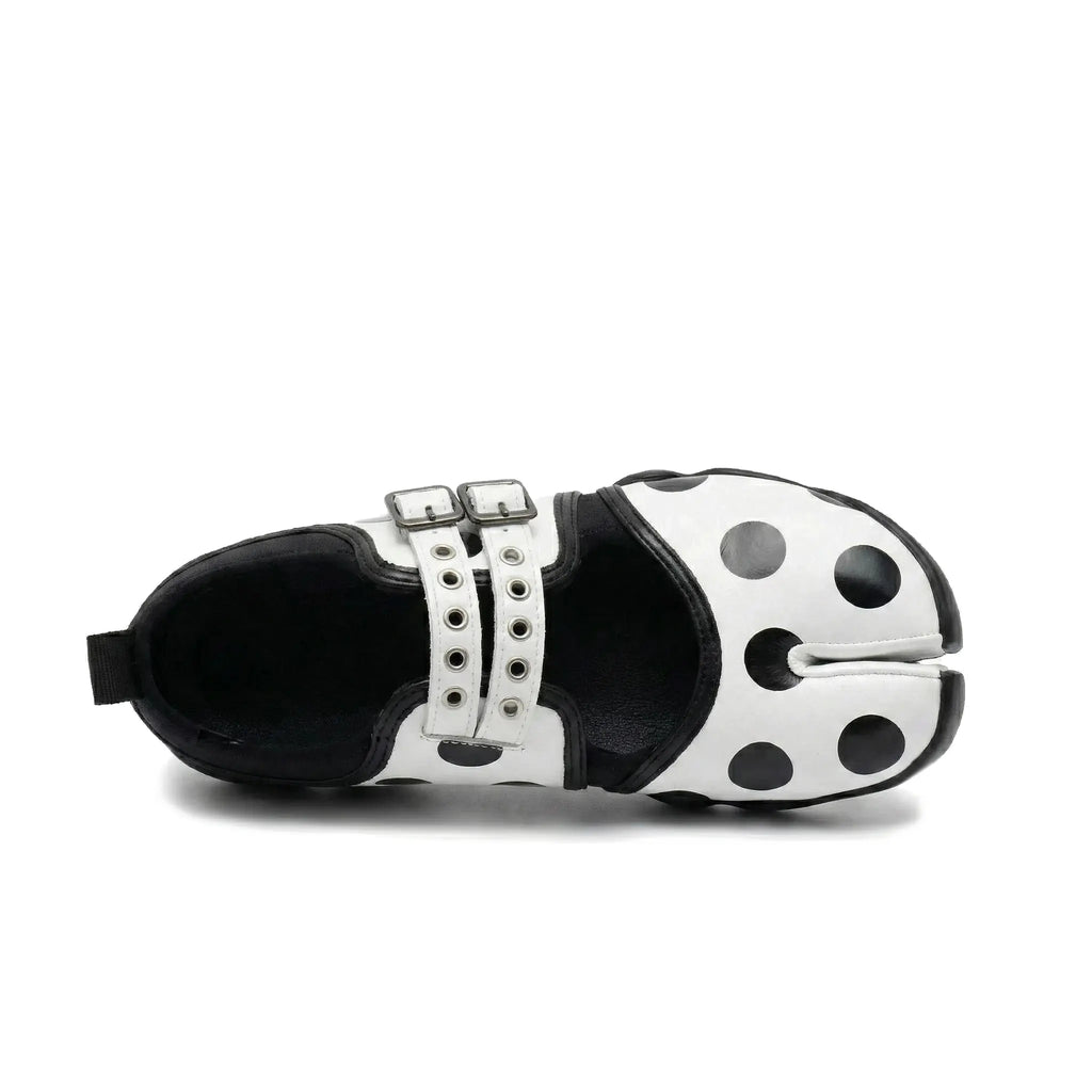 ZQW Dotty Split 1.0 Tabi Mary Jane Sneakers white big dot, top view – bold polka dot pattern on white upper, round split-toe silhouette, Mary Jane strap detail, wide-foot friendly