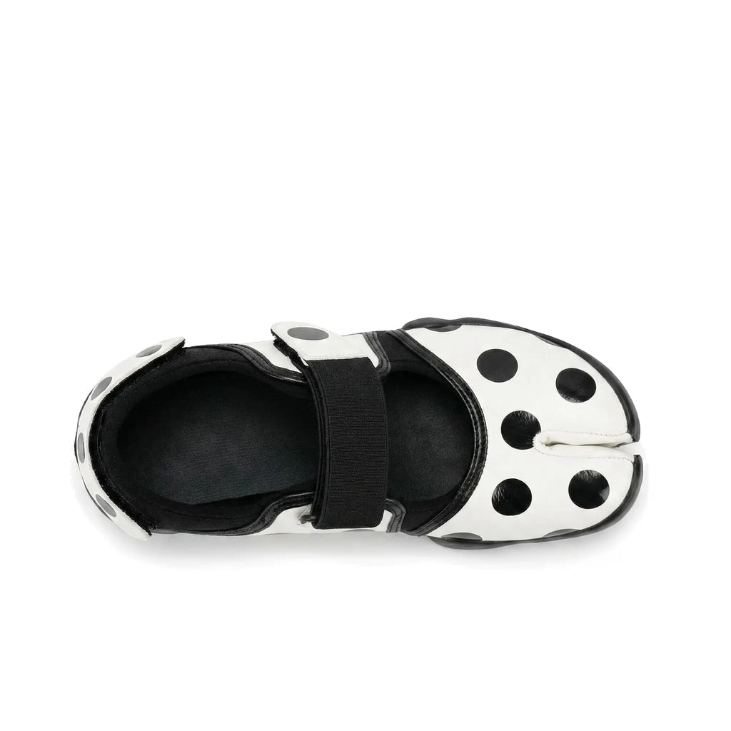 ZQW Dotty Split 2.0 Tabi Mary Jane Sneakers white big dot, top view – bold polka dot pattern on white upper, round split-toe silhouette, hook & loop Mary Jane strap, wide-foot friendly