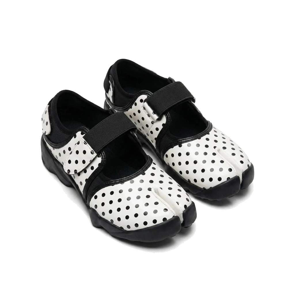ZQW Dotty Split 2.0 Tabi Mary Jane Sneakers, pair 45-degree view – matching white with delicate polka dots, hook & loop closure, classic Mary Jane tabi silhouette, perfect for subtle playful style
