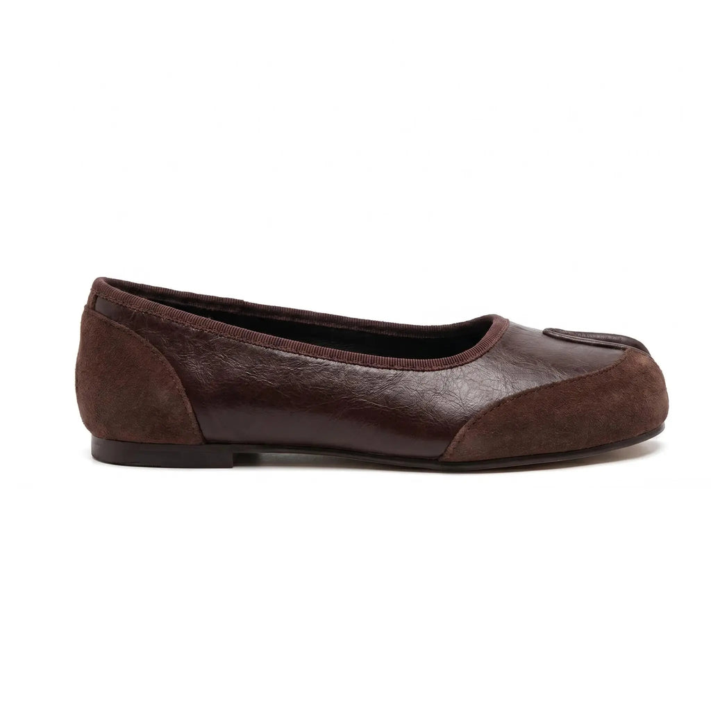 ZQW Mixed Media Tabi Flats in brown, side view – low 0.7cm heel, anti-slip rubber outsole, mixed vegan leather and suede upper, slip-on flat