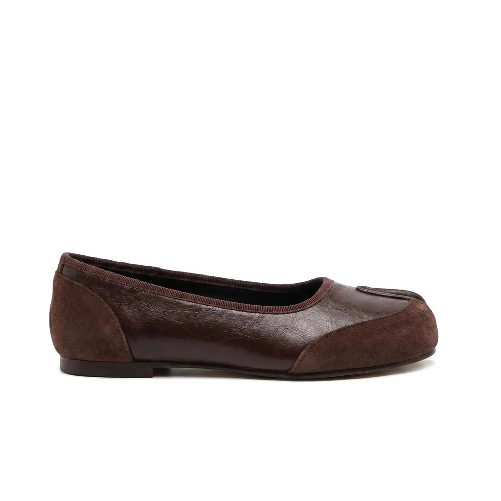 ZQW Mixed Media Tabi Flats in brown, side view – low 0.7cm heel, anti-slip rubber outsole, mixed vegan leather and suede upper, slip-on flat