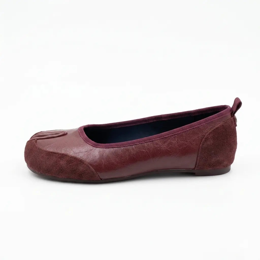 ZQW Mixed Media Tabi Flats in burgundy, side view – low 0.7cm heel, anti-slip rubber outsole, mixed vegan leather and suede upper, slip-on flat