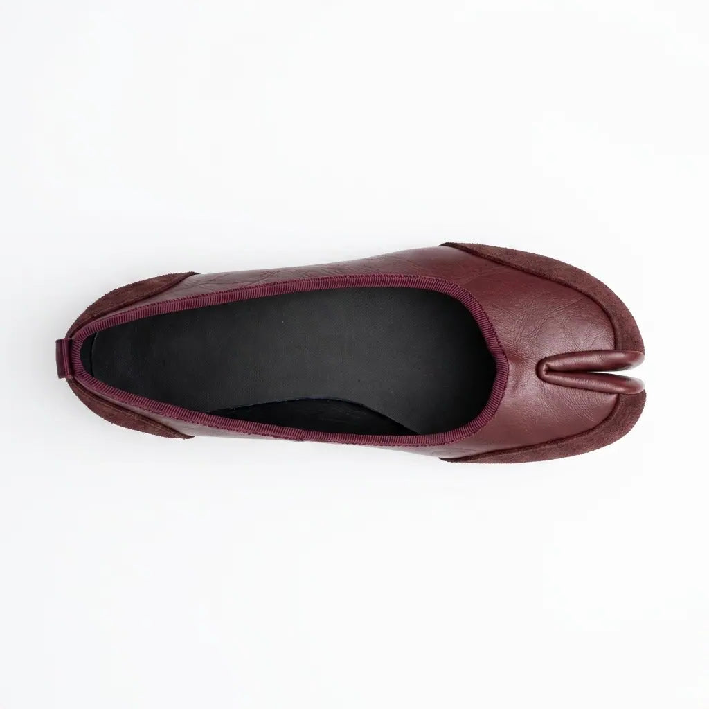 ZQW Mixed Media Tabi Flats in burgundy, top view – smooth vegan leather and soft suede mixed texture, round toe, tabi split-toe silhouette, wide-foot friendly