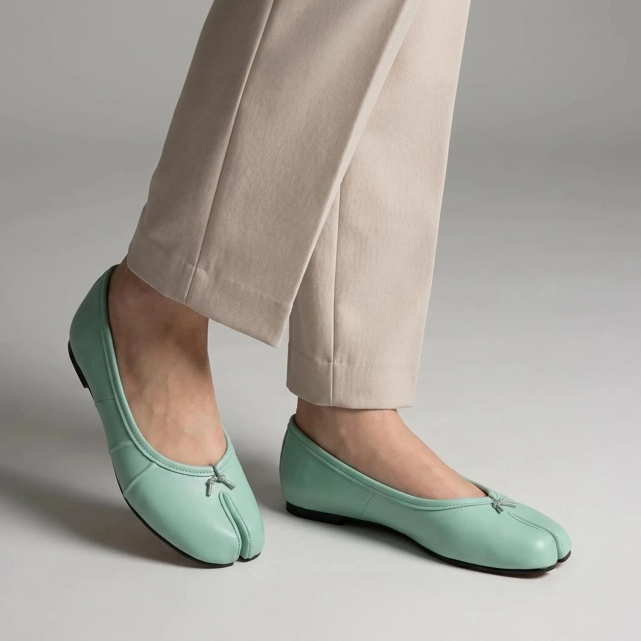 ZQW Ruched Tabi Ballet Flats in aqua, worn on feet close-up – split-toe allows natural movement, ruched detail adds ballet charm, cushioned insole for all-day comfort