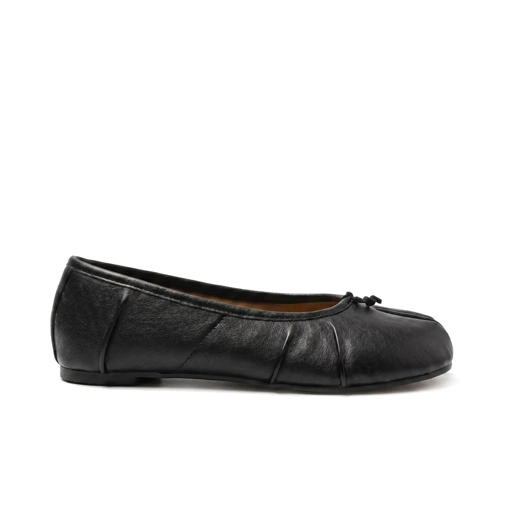 ZQW Ruched Tabi Ballet Flats in black, side view – low 0.28-inch heel, anti-slip rubber outsole, slip-on style with ruched trim, wide-foot friendly