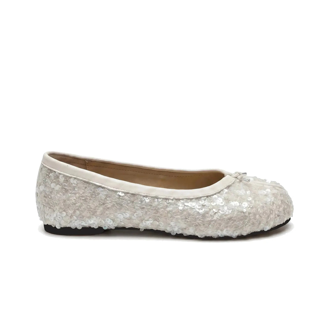 ZQW Sequin Tabi Flats in white, side view – low 0.7cm heel, anti-slip rubber outsole, white sequin upper, easy slip-on ballerina
