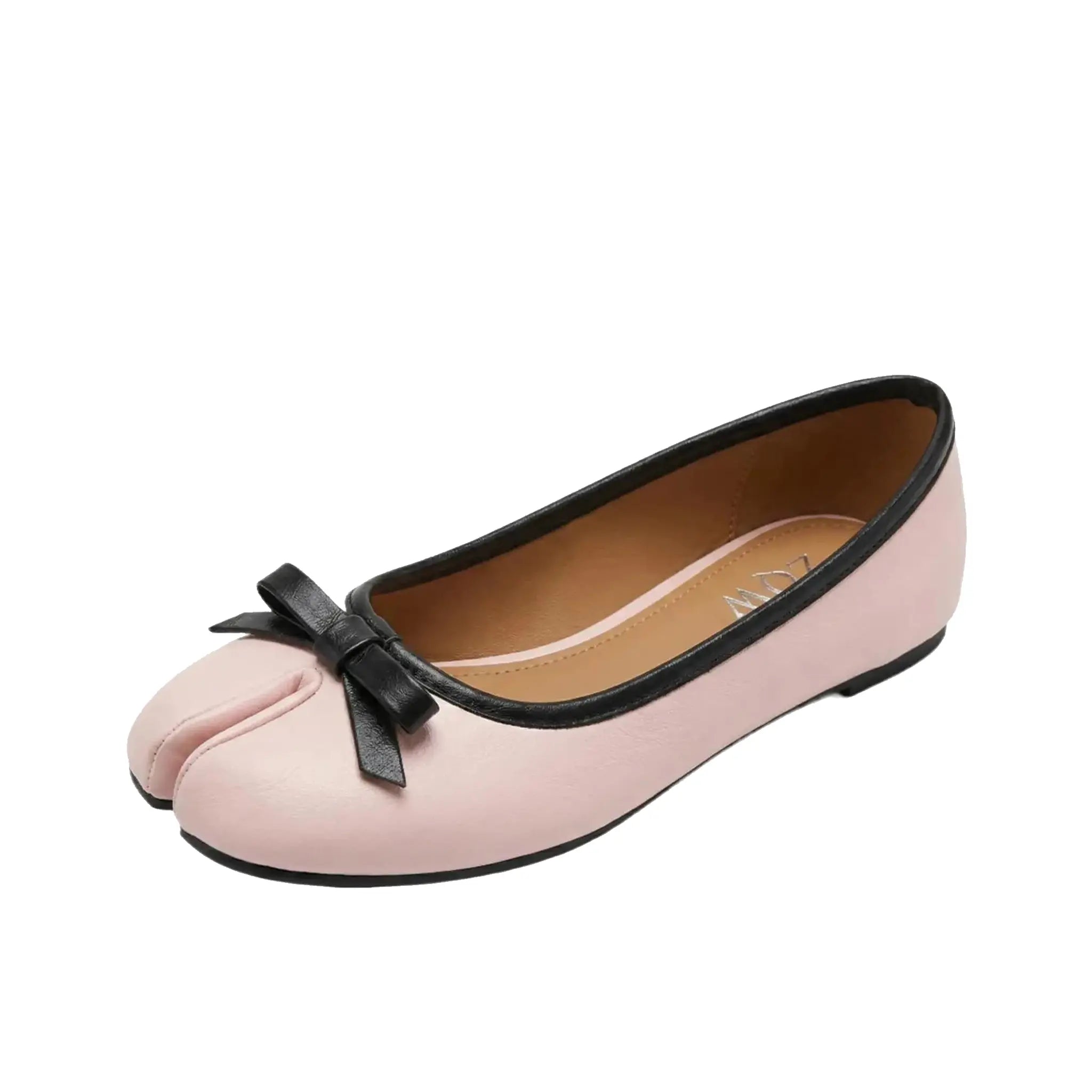 ZQW Tabi Bow Ballet Flats in pink, 45-degree angle view – split-toe design with cute bow detail, round toe, slip-on ballet flat, cushioned insole, soft pink vegan leather