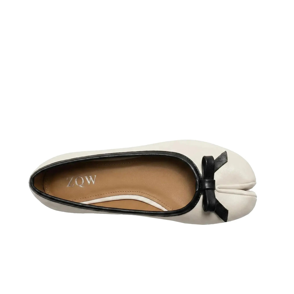 ZQW Tabi Bow Ballet Flats in white, top view – delicate bow accent, round split-toe silhouette, soft vegan leather upper, wide-foot friendly
