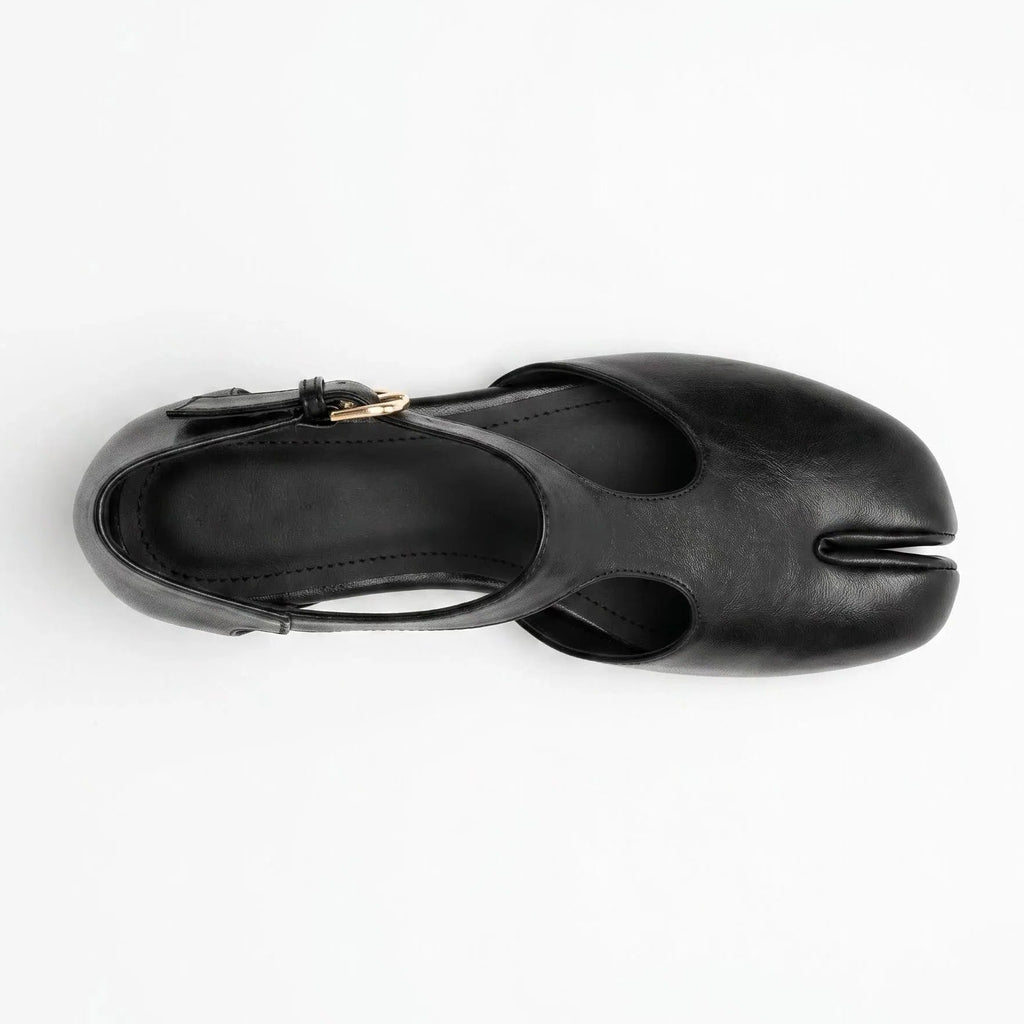ZQW Tabi Mary Jane Flats in black, top view – T-strap across instep, round split-toe silhouette, side cutouts, cushioned insole, wide-foot friendly fit