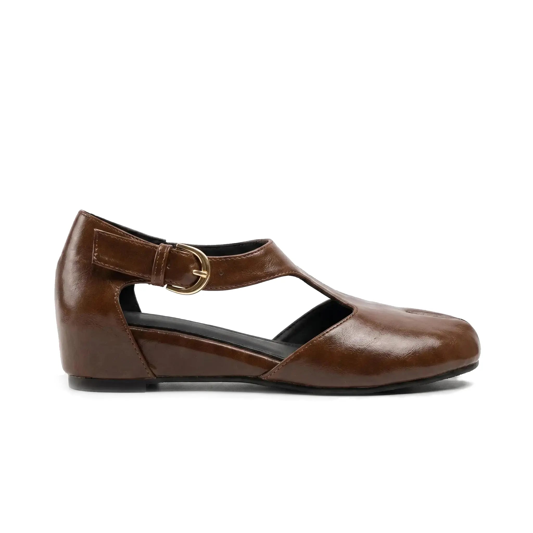 ZQW Tabi Mary Jane Flats in brown, side view – hidden wedge heel (3cm), anti-slip rubber outsole, soft vegan leather upper, T-strap with buckle closure