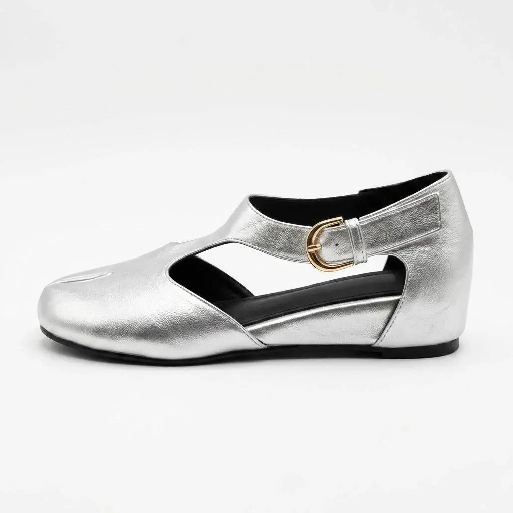 ZQW Tabi Mary Jane Flats in silver, side view – hidden wedge heel (3cm), anti-slip rubber outsole, soft vegan leather upper, T-strap with buckle closure