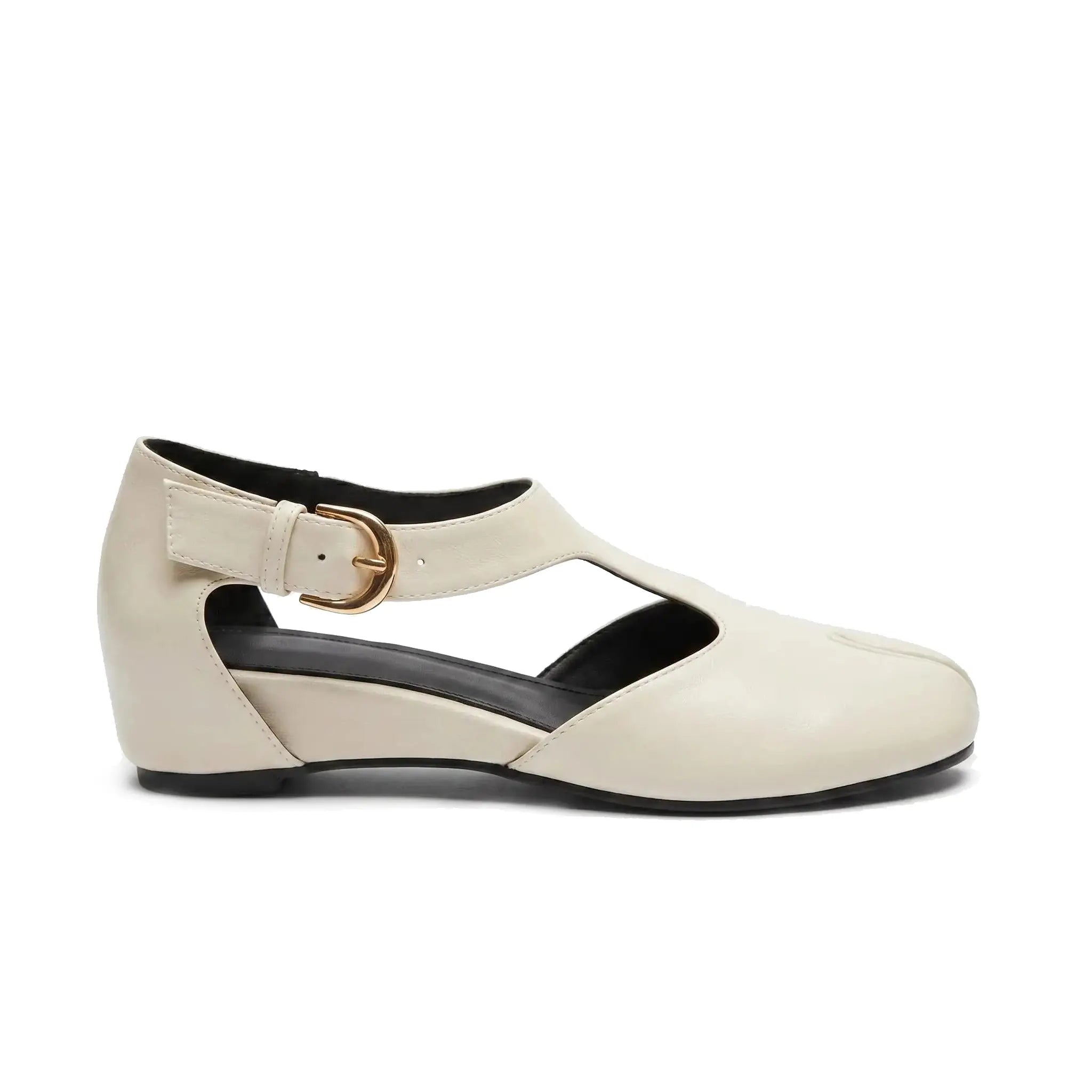 ZQW Tabi Mary Jane Flats in white, side view – hidden wedge heel (3cm), anti-slip rubber outsole, soft vegan leather upper, T-strap with buckle closure