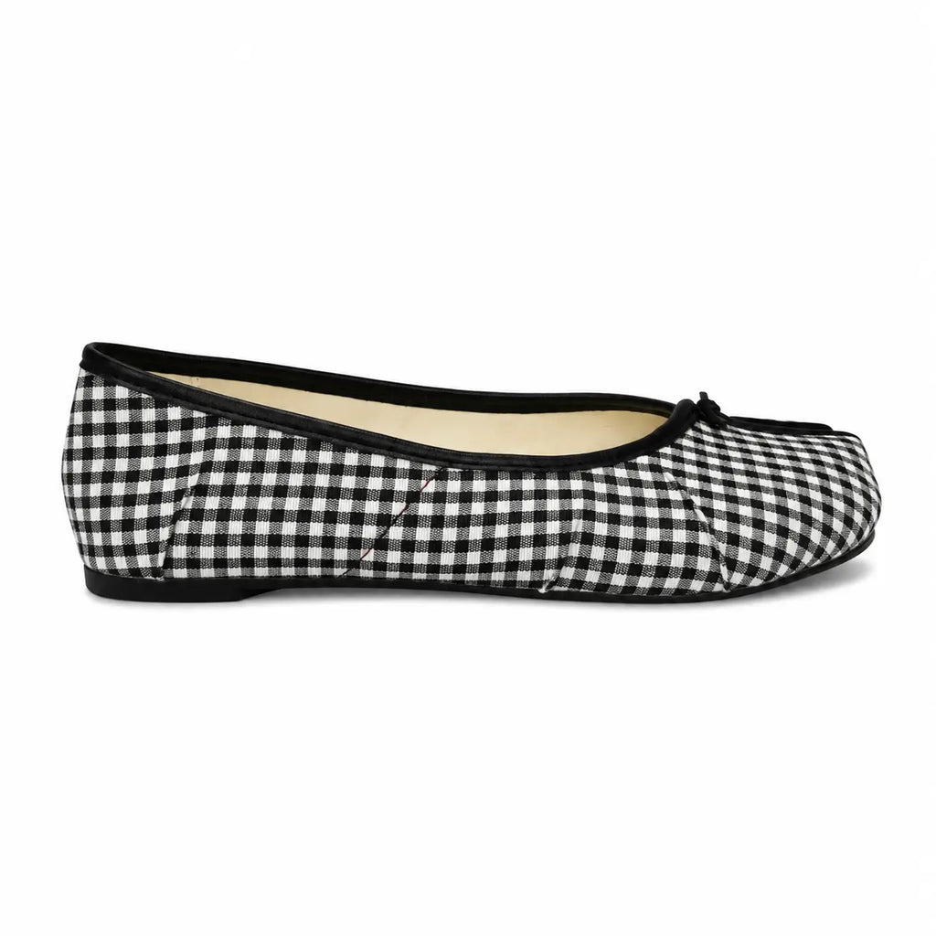 ZQW Tartan Tabi Ballet Flats in black, side view – low 0.28-inch heel, anti-slip rubber outsole, breathable fabric upper, slip-on style