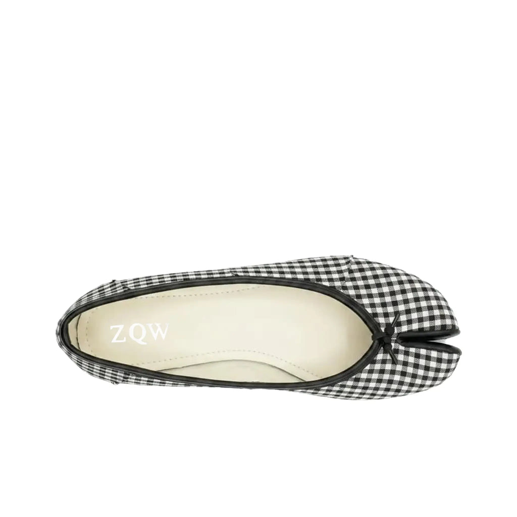 ZQW Tartan Tabi Ballet Flats in black, top view – black tartan checkered woven fabric, round split-toe silhouette, cushioned insole, wide-foot friendly